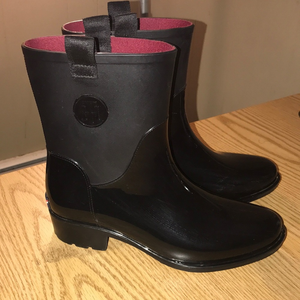 Tommy Hilfiger mid calf rain boots